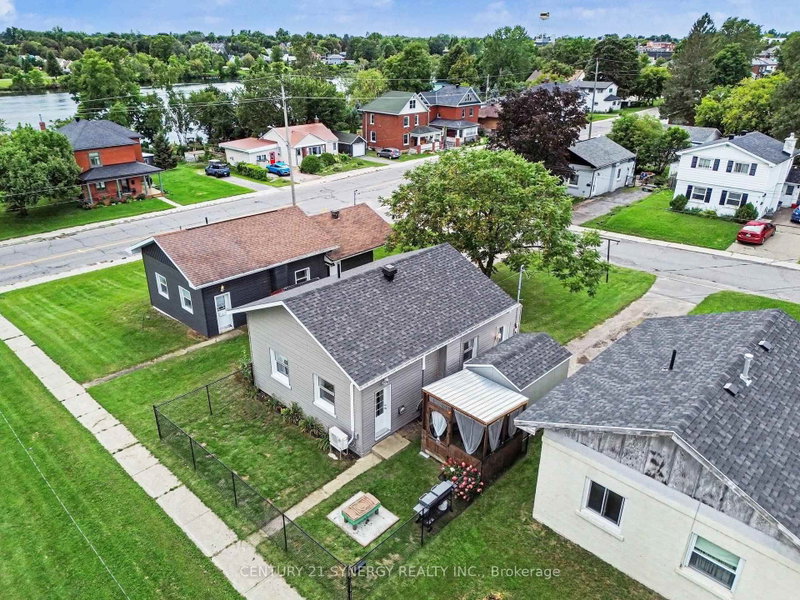 3 McKenzie Avenue