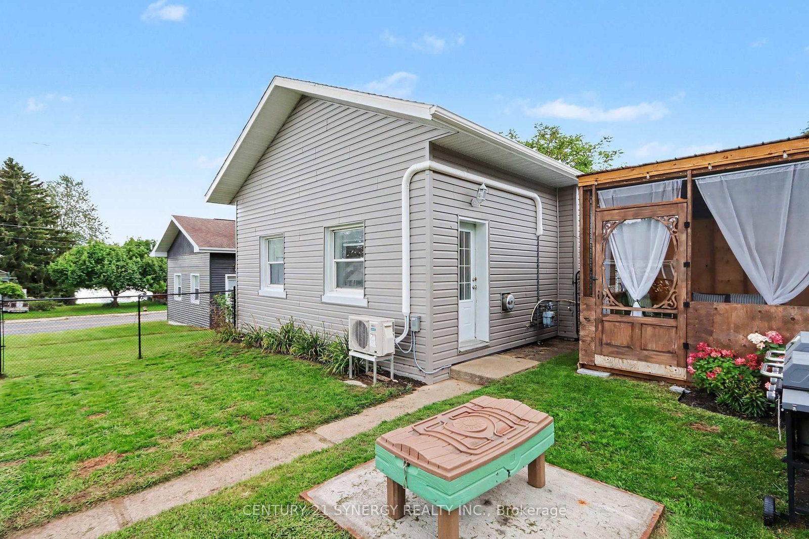 3 McKenzie Avenue • Smiths Falls, ON photo 20