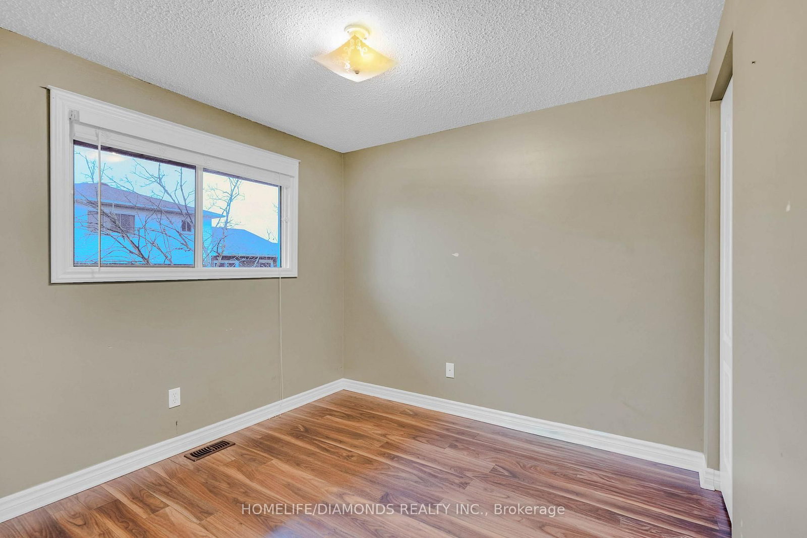 15 Keefer Road • Thorold, ON photo 18