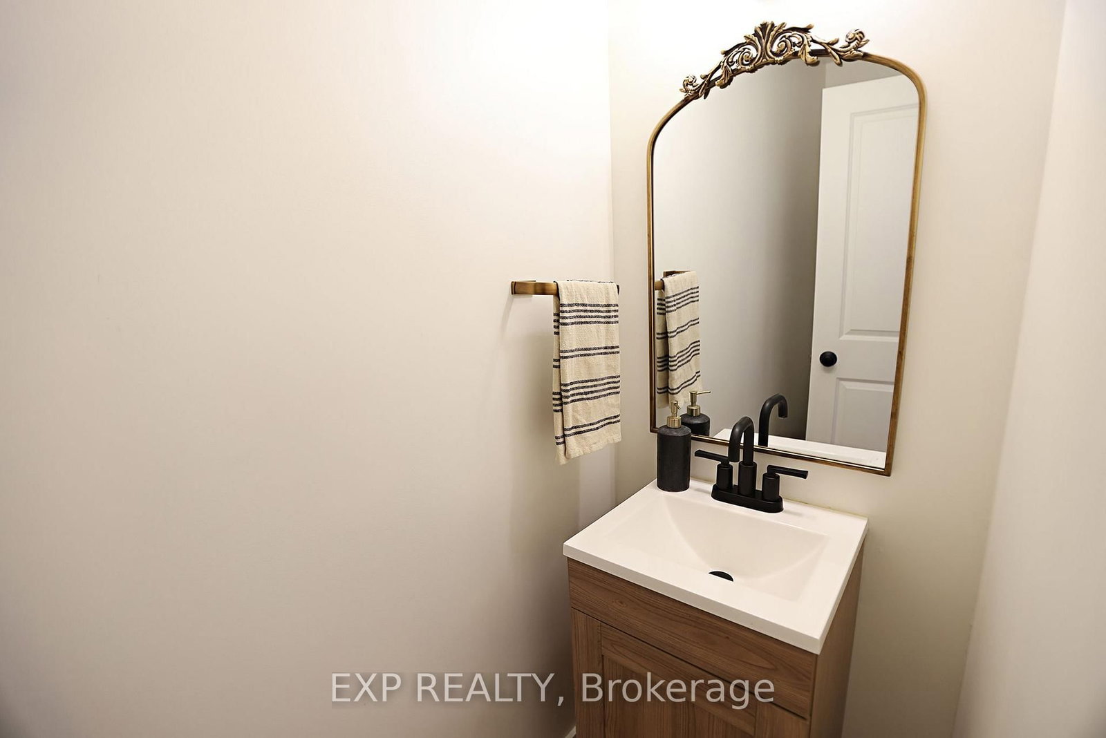 59 Blandford Street • #2 • Woodstock, ON photo 24