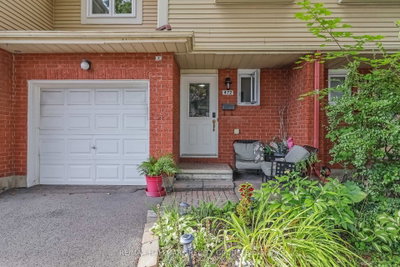 472 Valade Crescent • #14 • Ottawa, ON photo 3