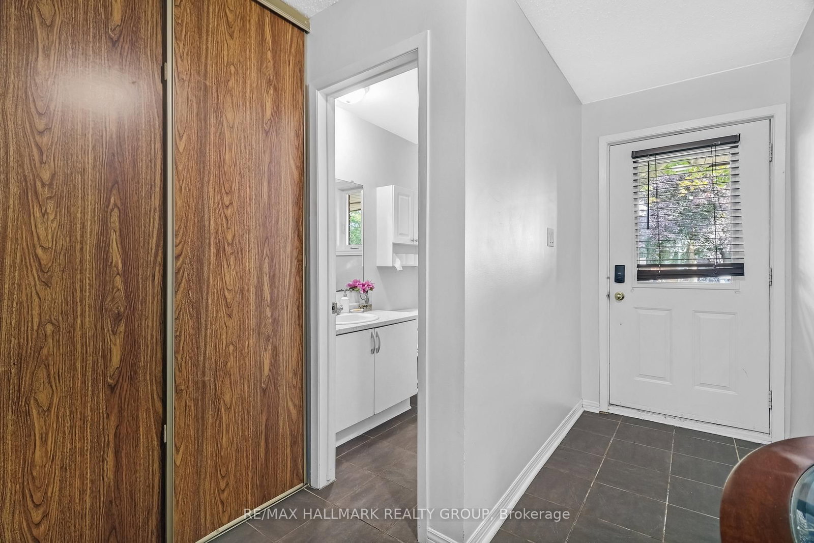 472 Valade Crescent • #14 • Ottawa, ON photo 6