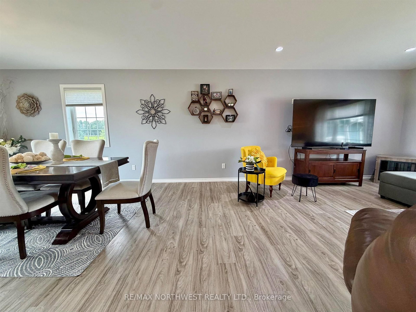 8 Spruce Drive • Emo, ON photo 11