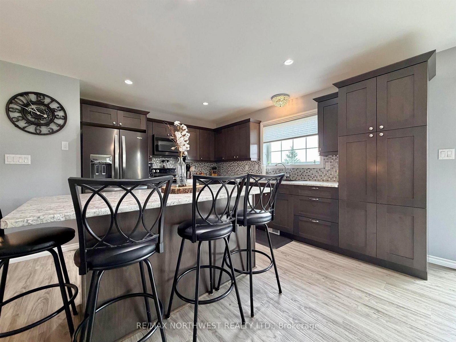 8 Spruce Drive • Emo, ON photo 3