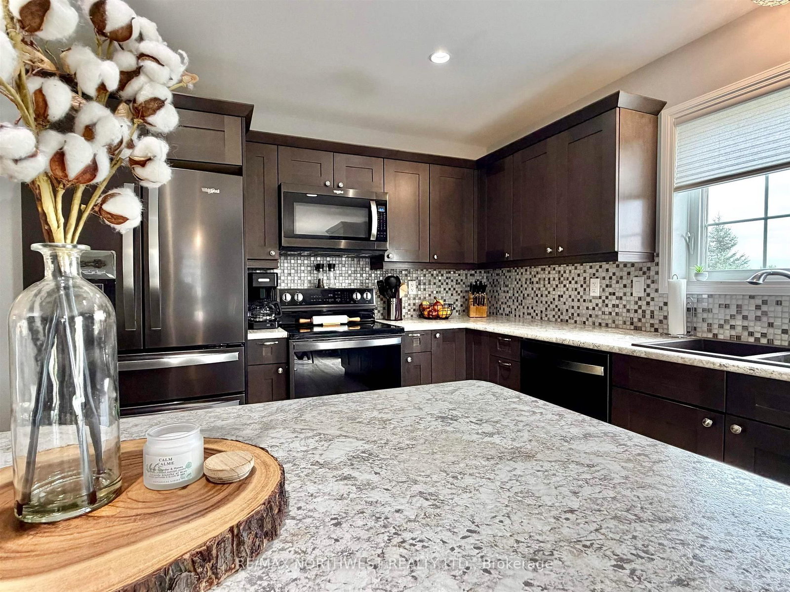 8 Spruce Drive • Emo, ON photo 5