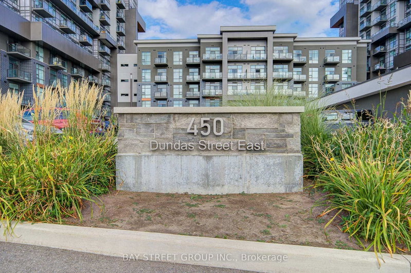 313 - 450 Dundas Street E