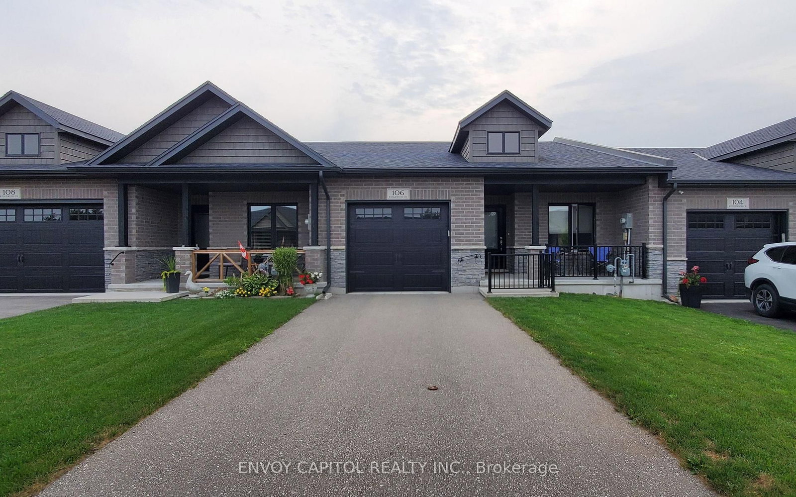 106 Ridgewood Crescent • St. Marys, ON photo 1