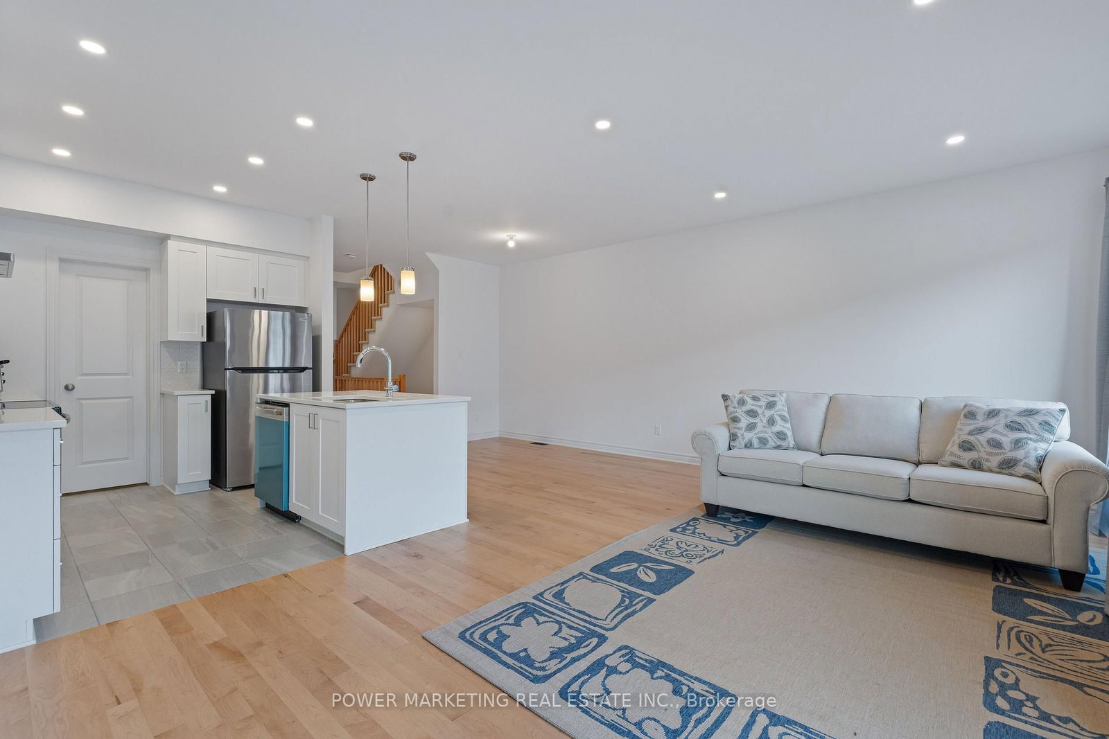 677 Cordelette Circle • Ottawa, ON photo 11