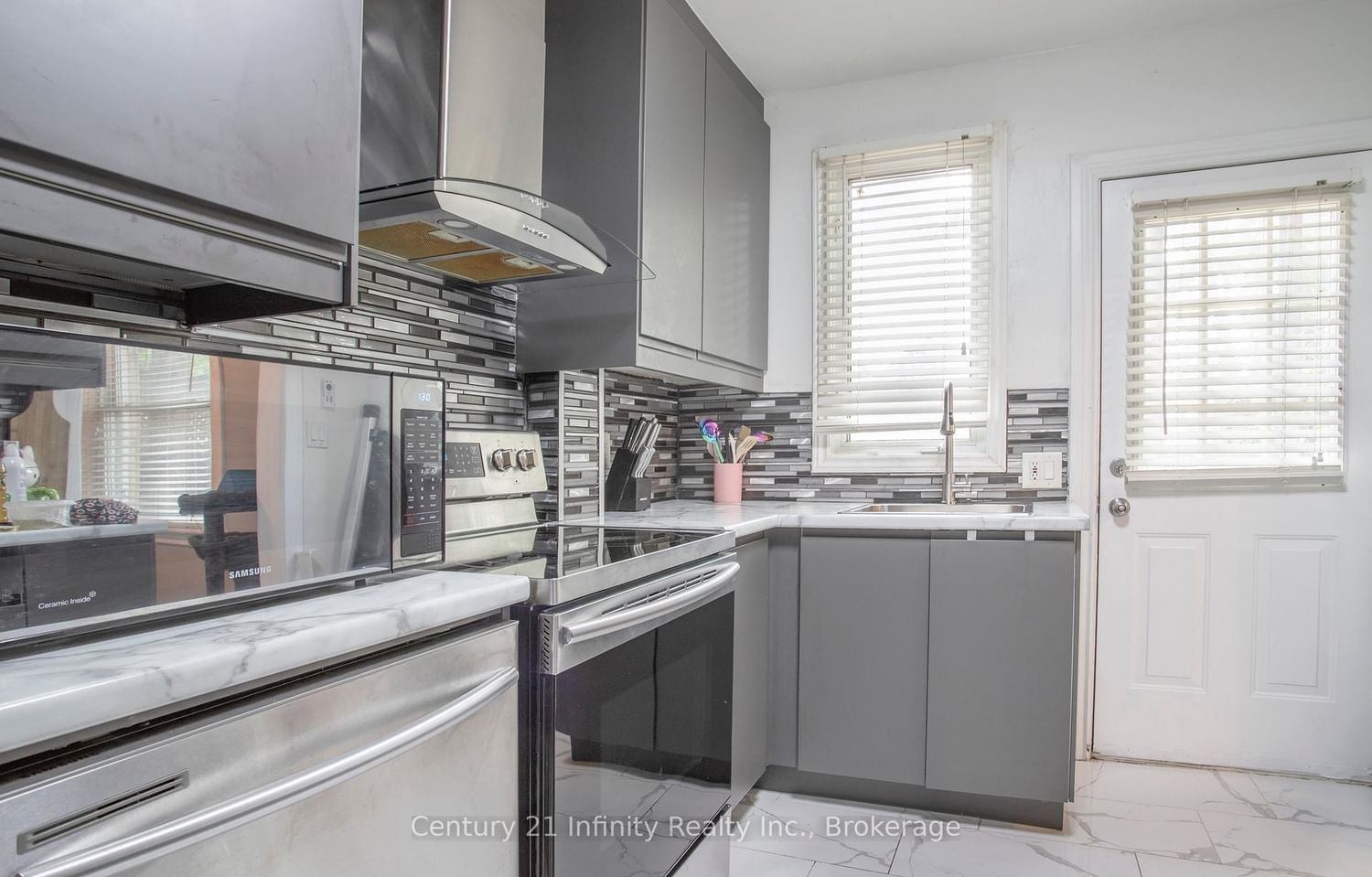 128 Birch Avenue • Hamilton, ON photo 5