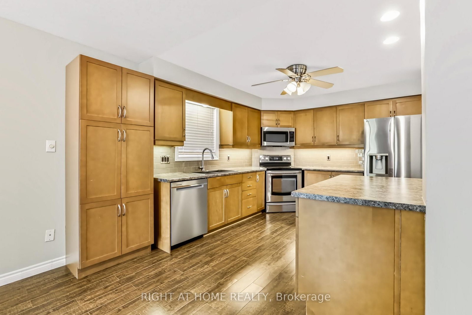 1811 Rollingacres Drive • London North, ON photo 10