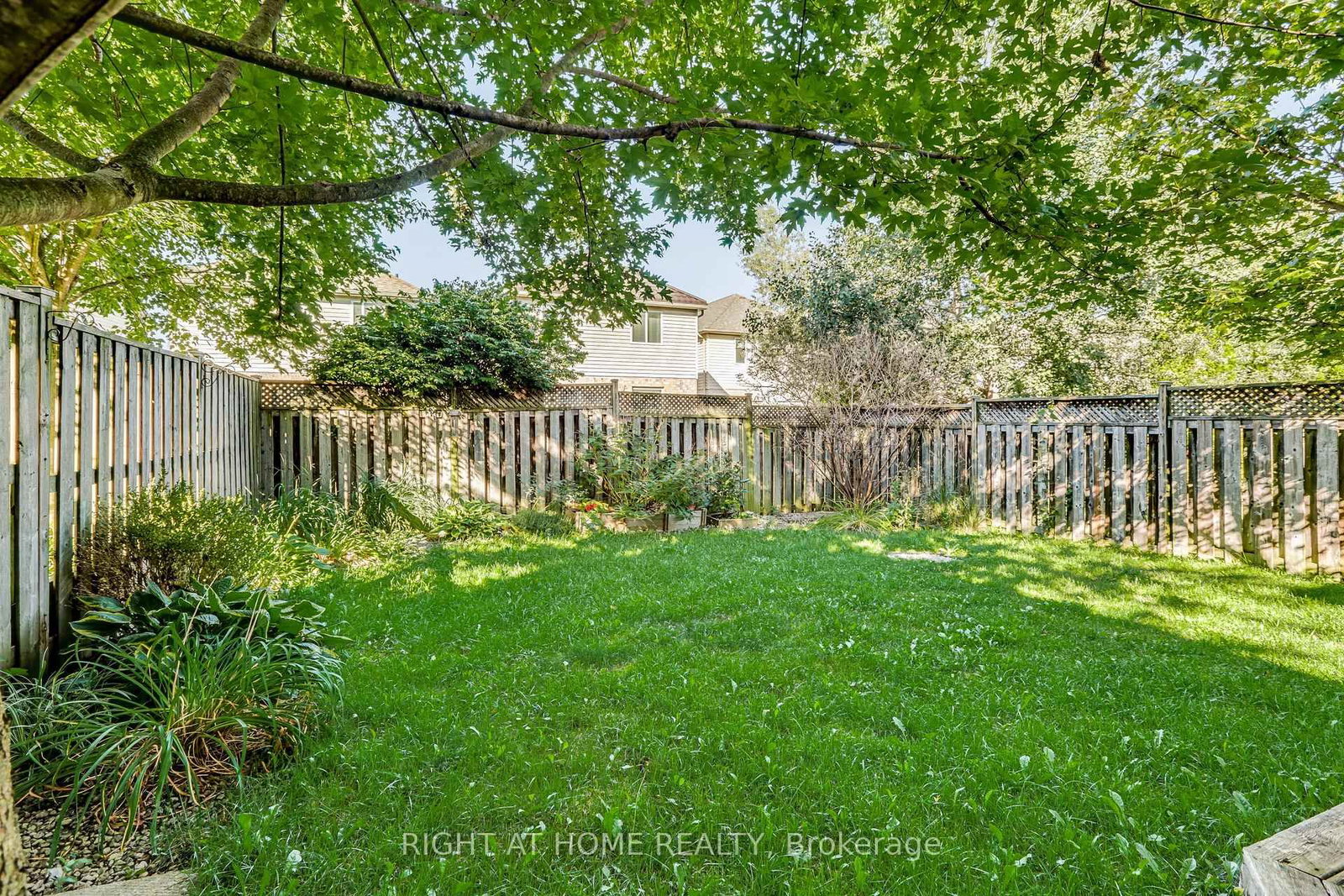 1811 Rollingacres Drive • London North, ON photo 33