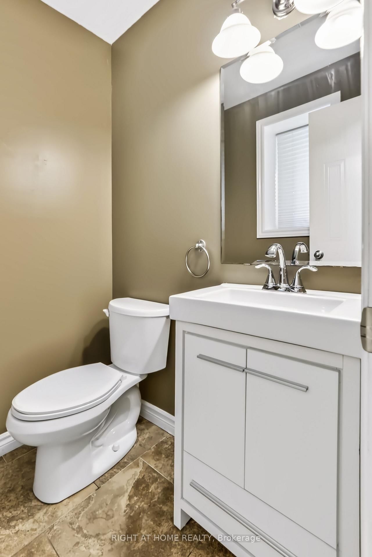 1811 Rollingacres Drive • London North, ON photo 5