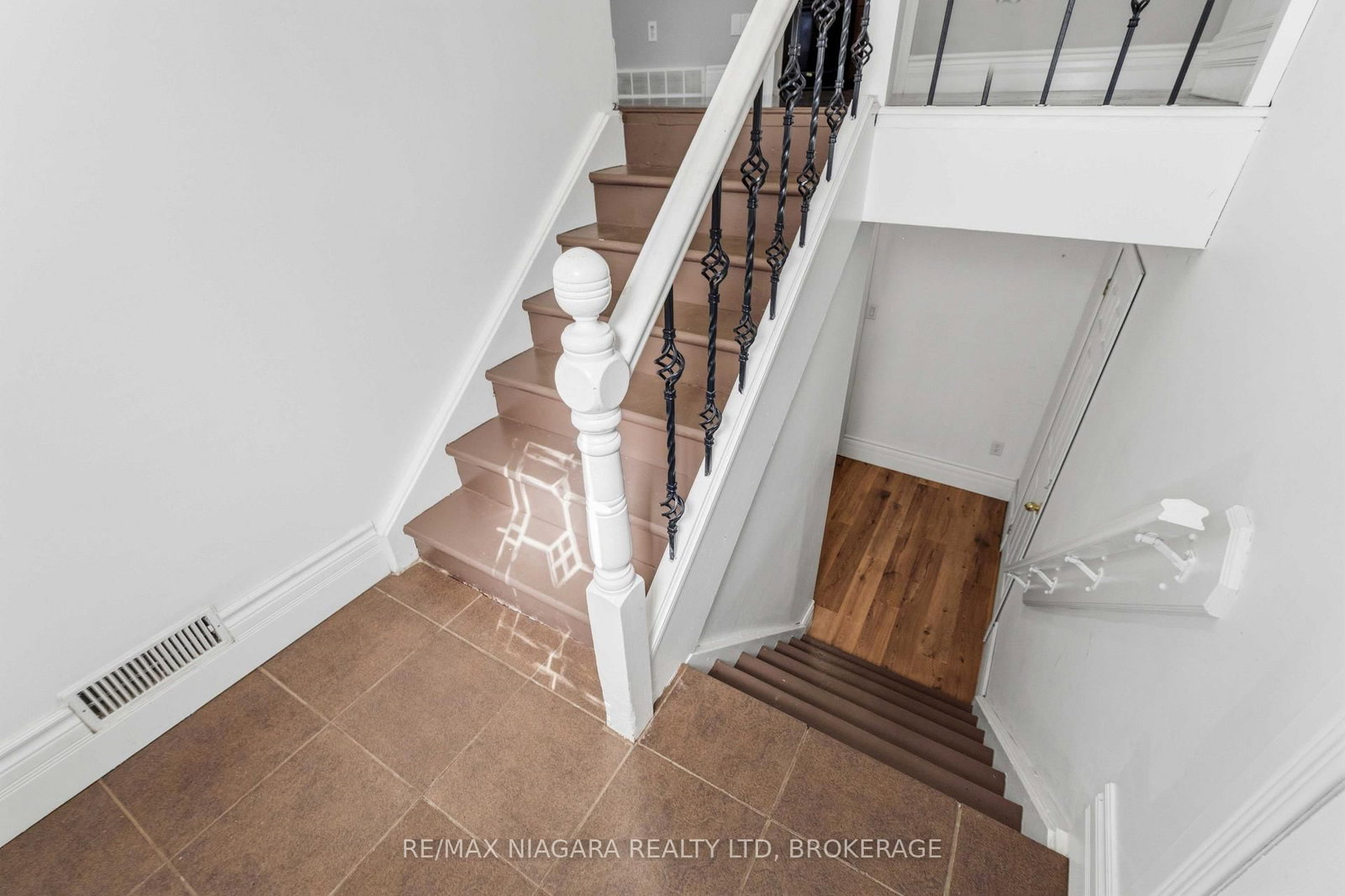 60 Brant Avenue • Welland, ON photo 4
