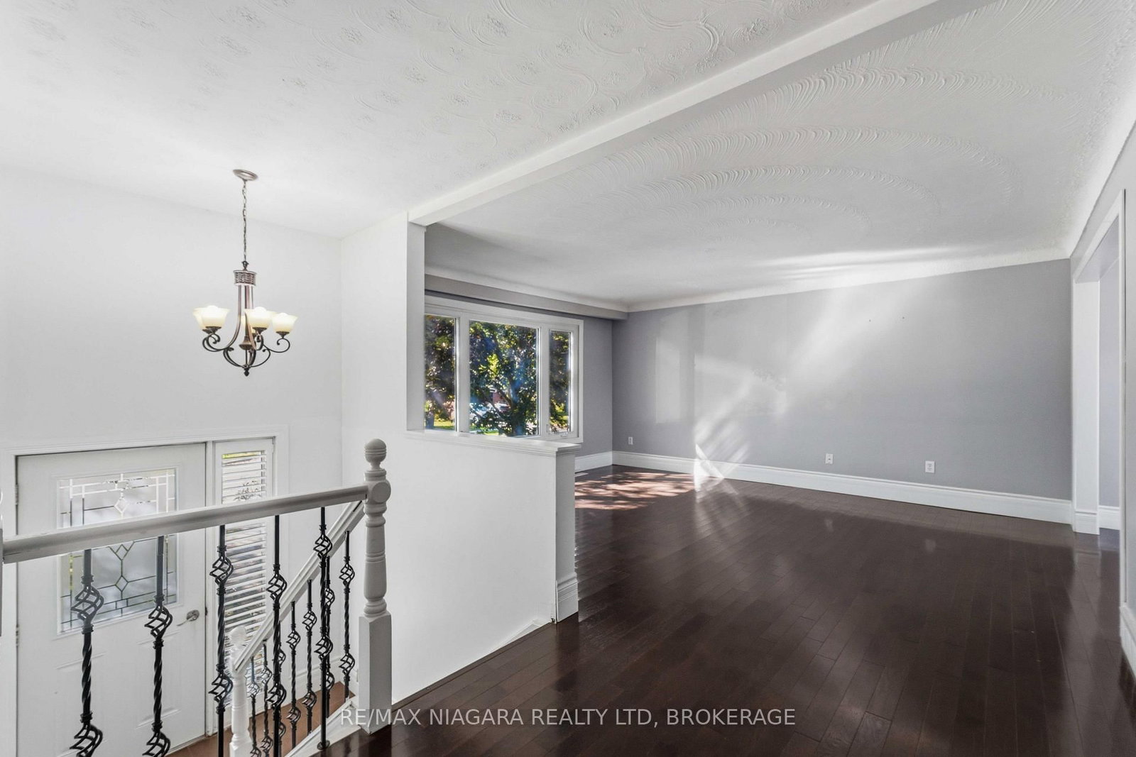 60 Brant Avenue • Welland, ON photo 6