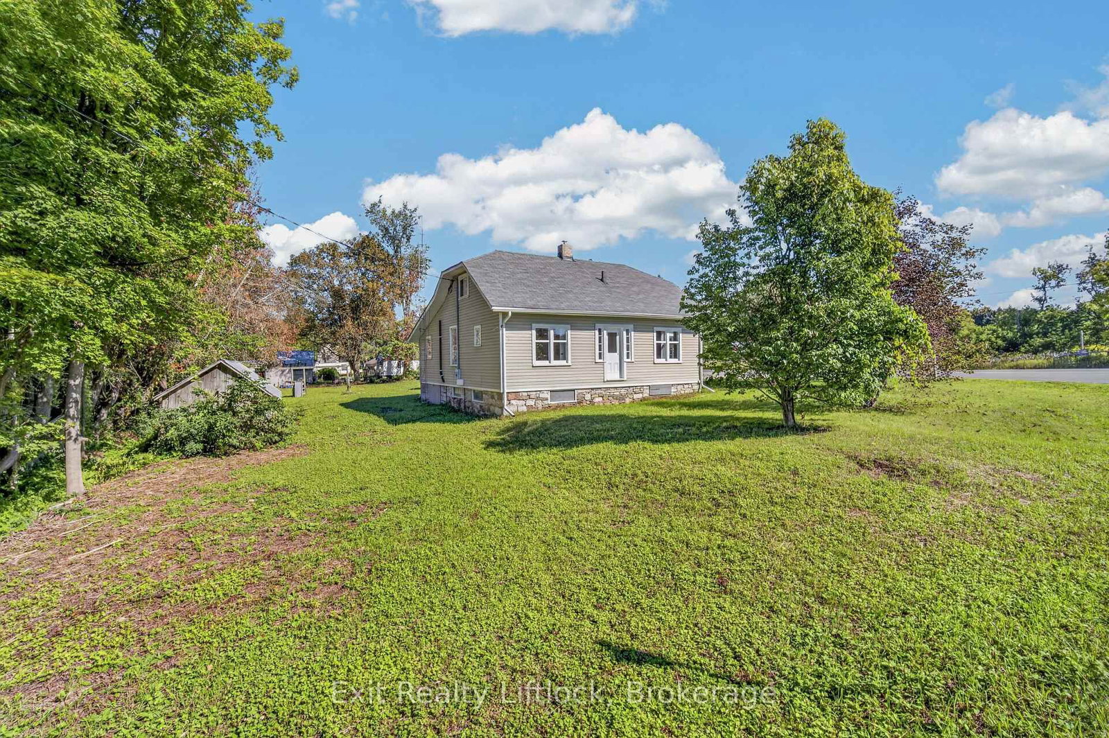1952 County Rd 6 Road • Douro-Dummer, ON photo 4