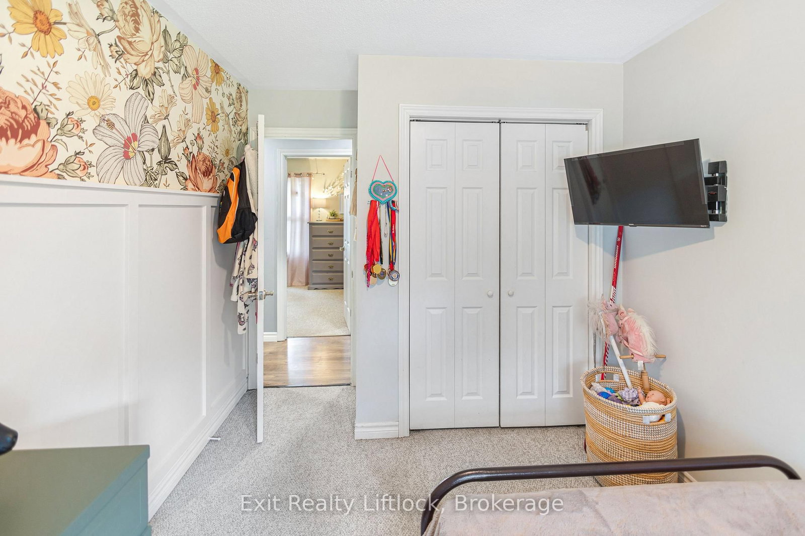 664 Brick Road • Selwyn, ON photo 14