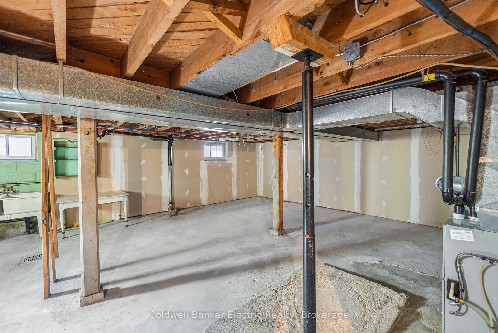 792 Curtis Road • Peterborough, ON photo 13