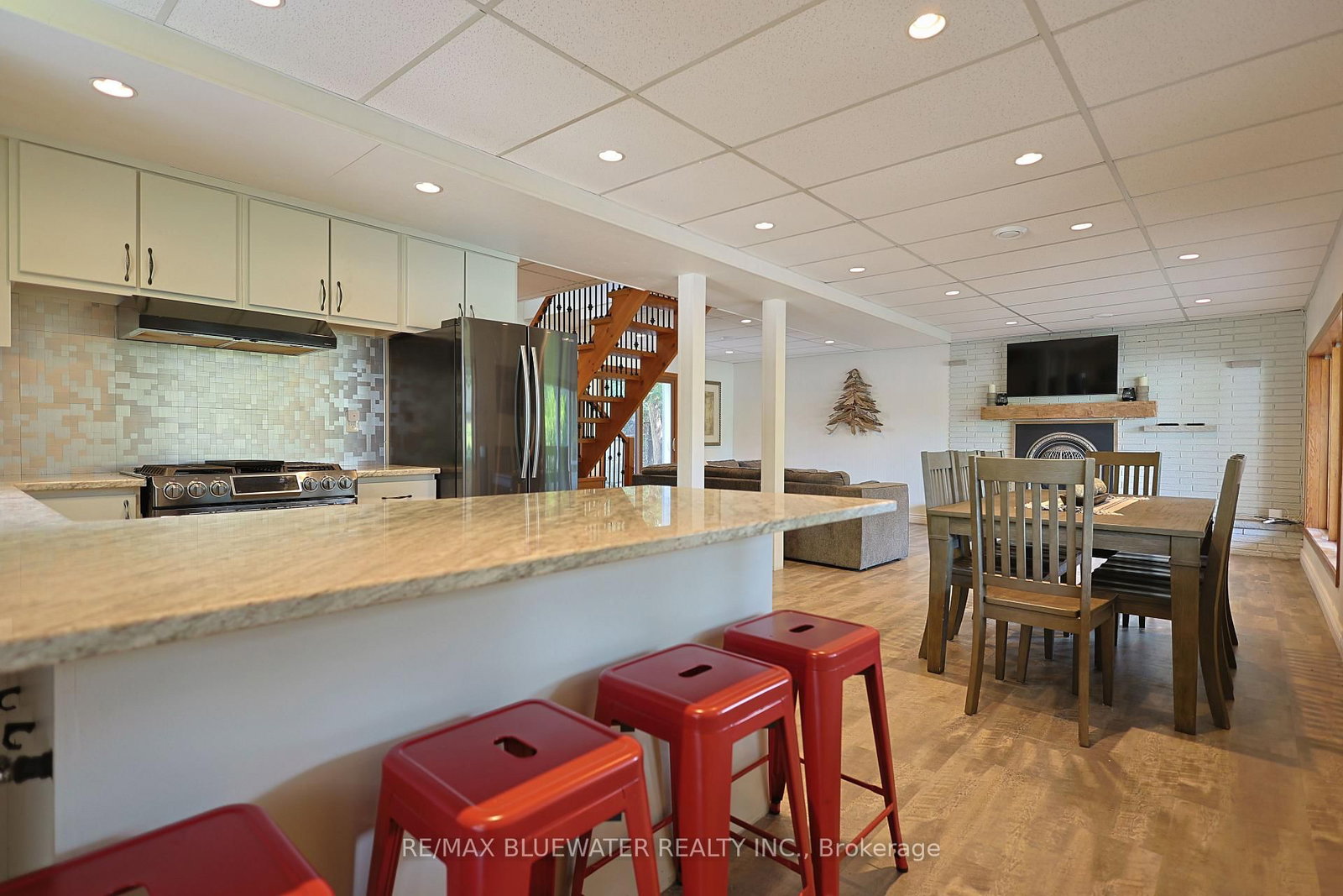 9994 Edward Street • Lambton Shores, ON photo 13