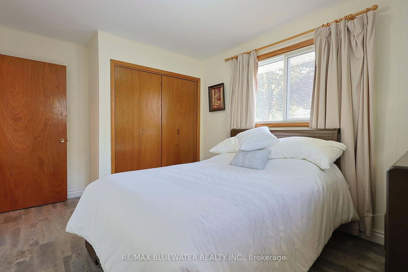 9994 Edward Street • Lambton Shores, ON photo 27