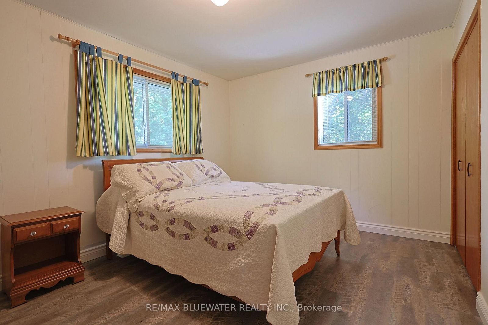 9994 Edward Street • Lambton Shores, ON photo 30
