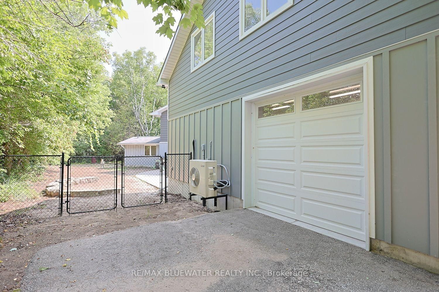 9994 Edward Street • Lambton Shores, ON photo 40