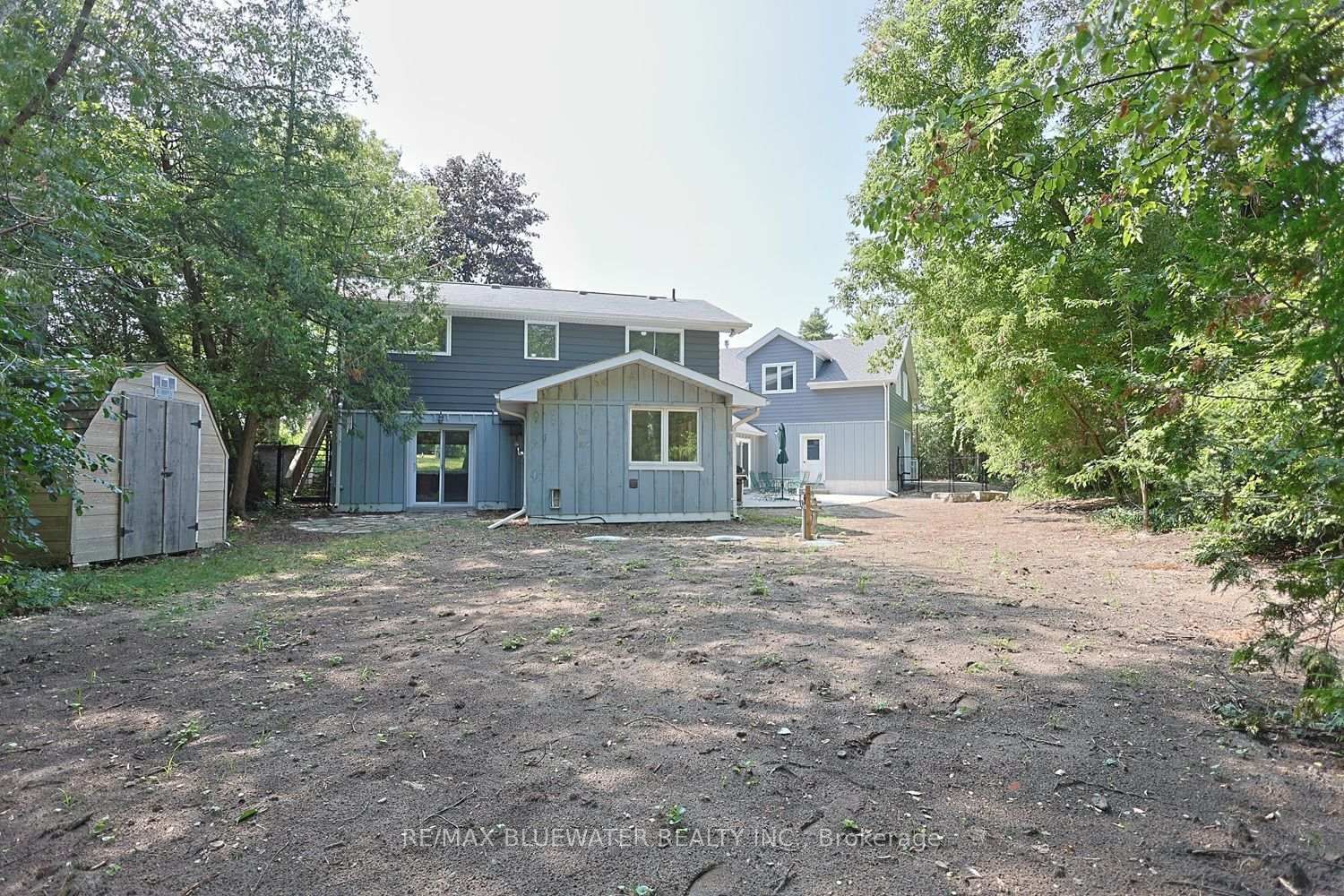 9994 Edward Street • Lambton Shores, ON photo 44