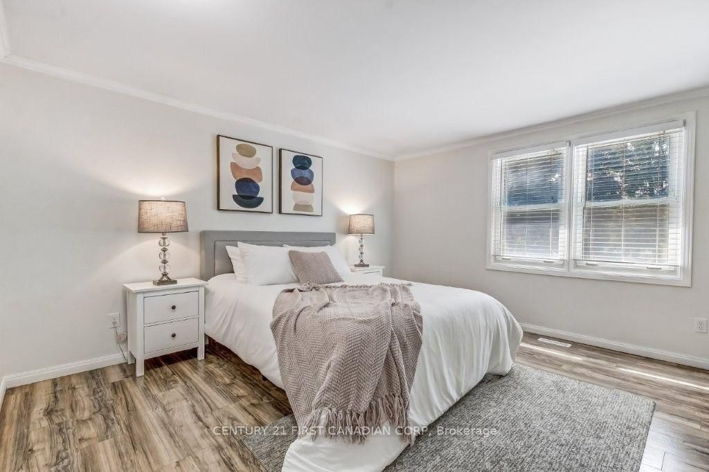 42 Portal Court • London North, ON photo 13