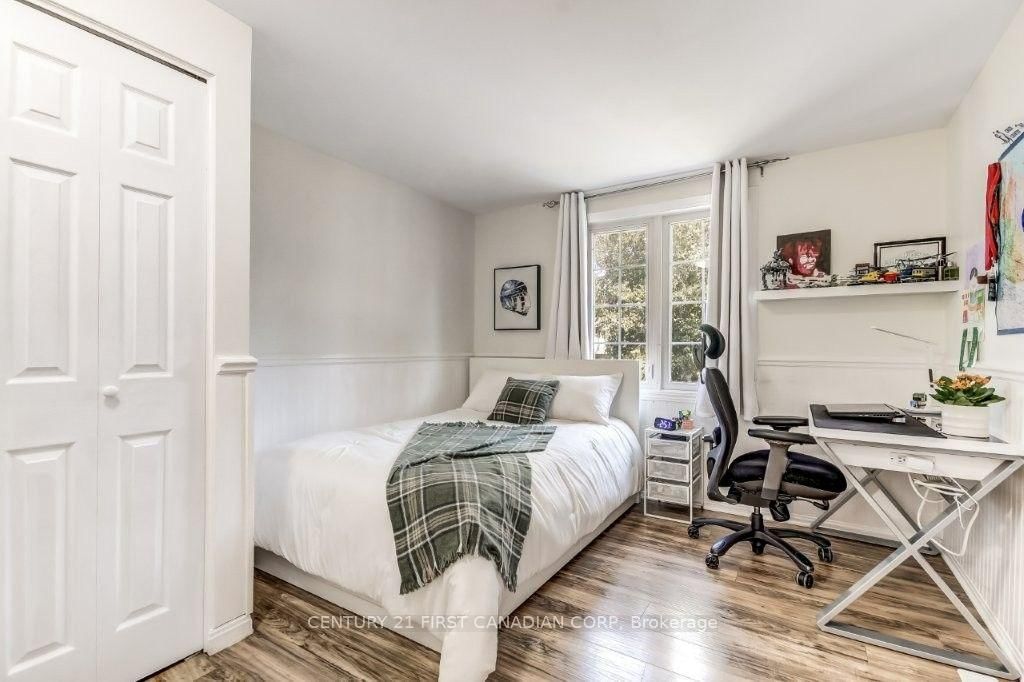 42 Portal Court • London North, ON photo 14