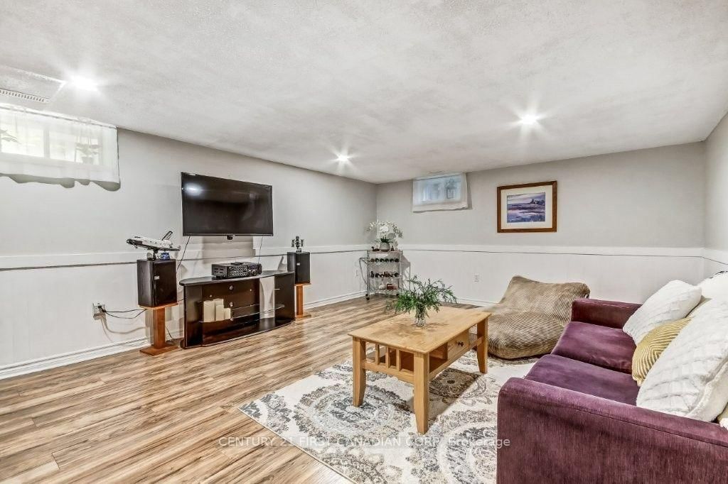 42 Portal Court • London North, ON photo 17