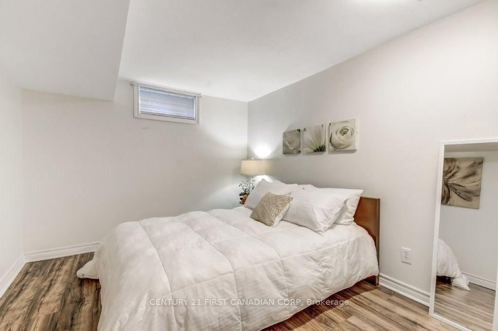 42 Portal Court • London North, ON photo 19