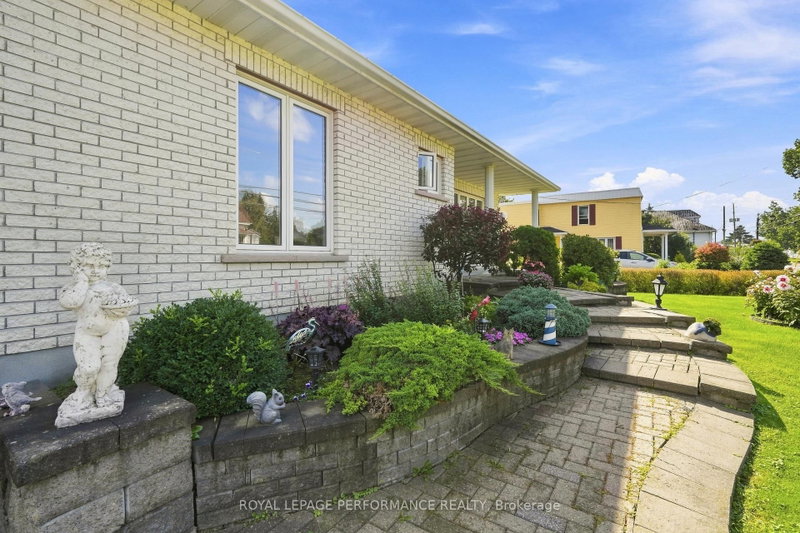 2012 Lajoie Street