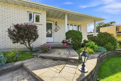 2012 Lajoie Street • Alfred and Plantagenet, ON photo 4