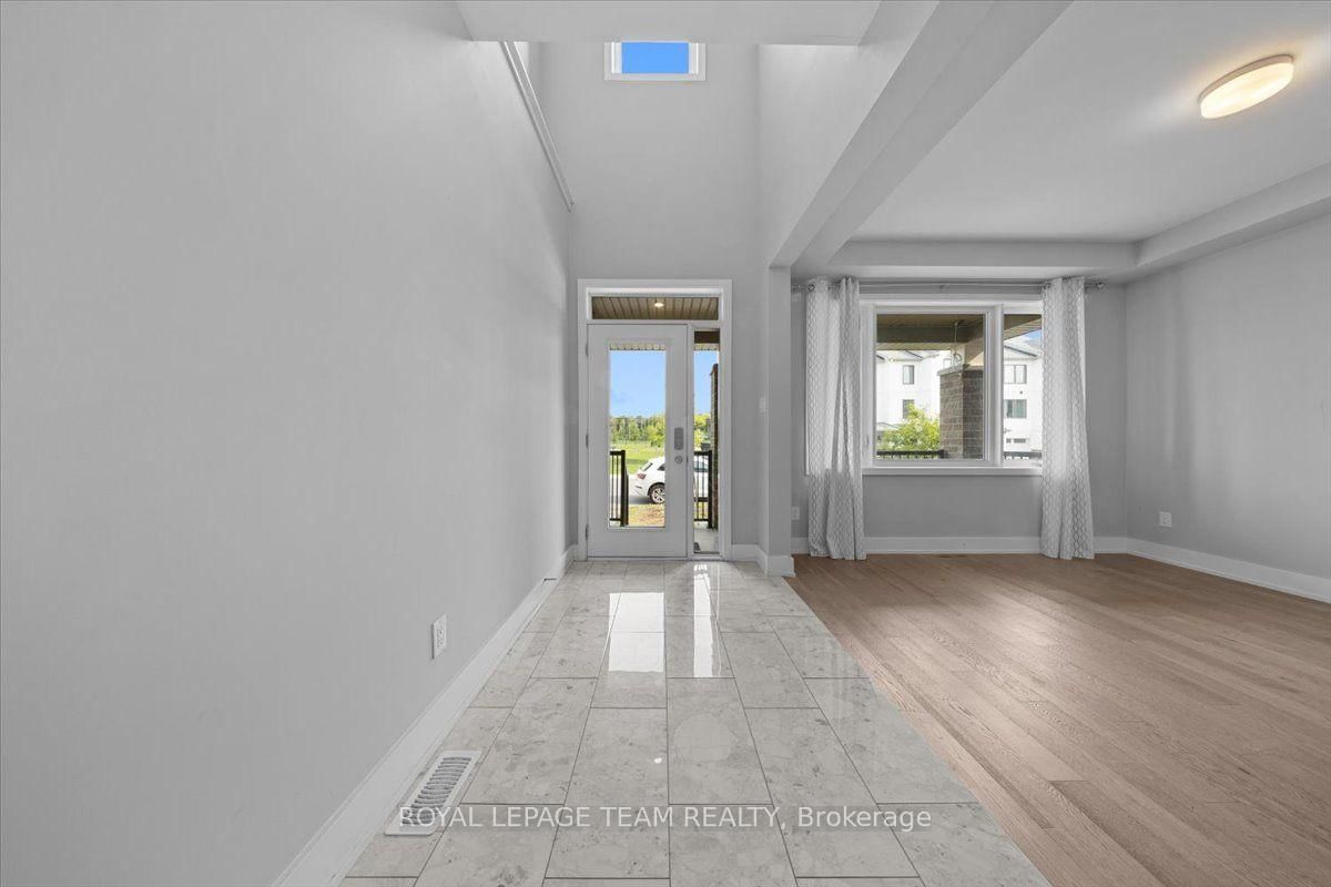 2413 Watercolours Way • Ottawa, ON photo 4