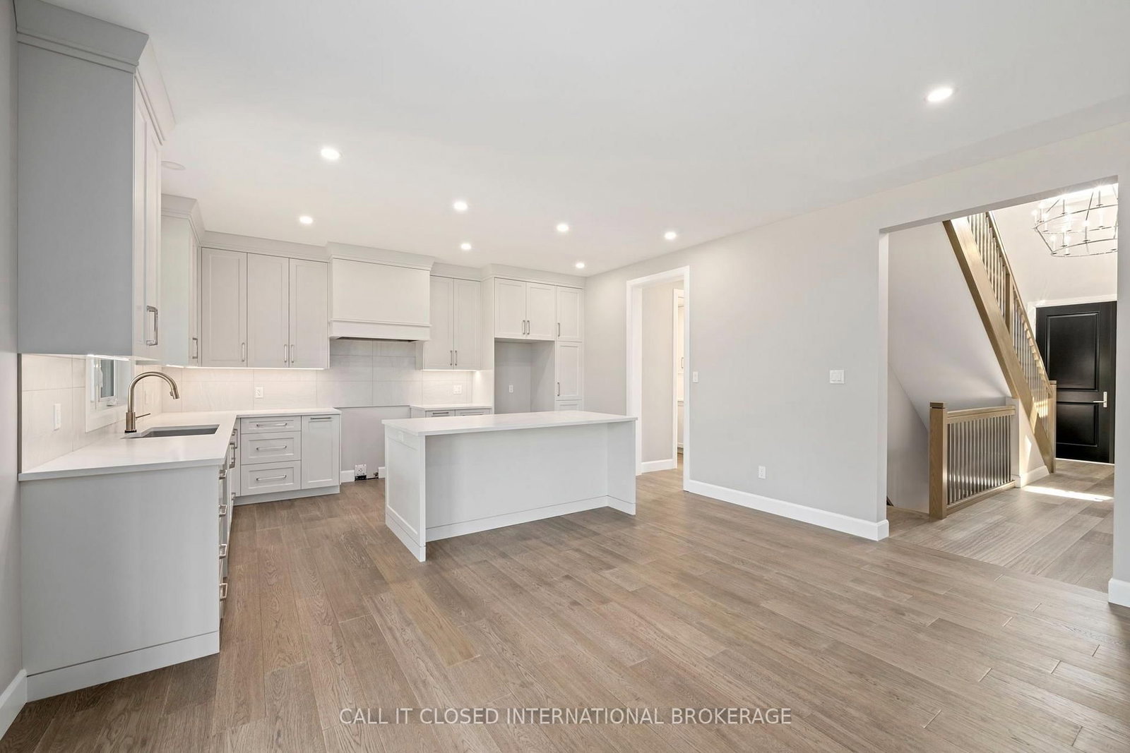 44 Royal Crescent • Southwold, ON photo 10