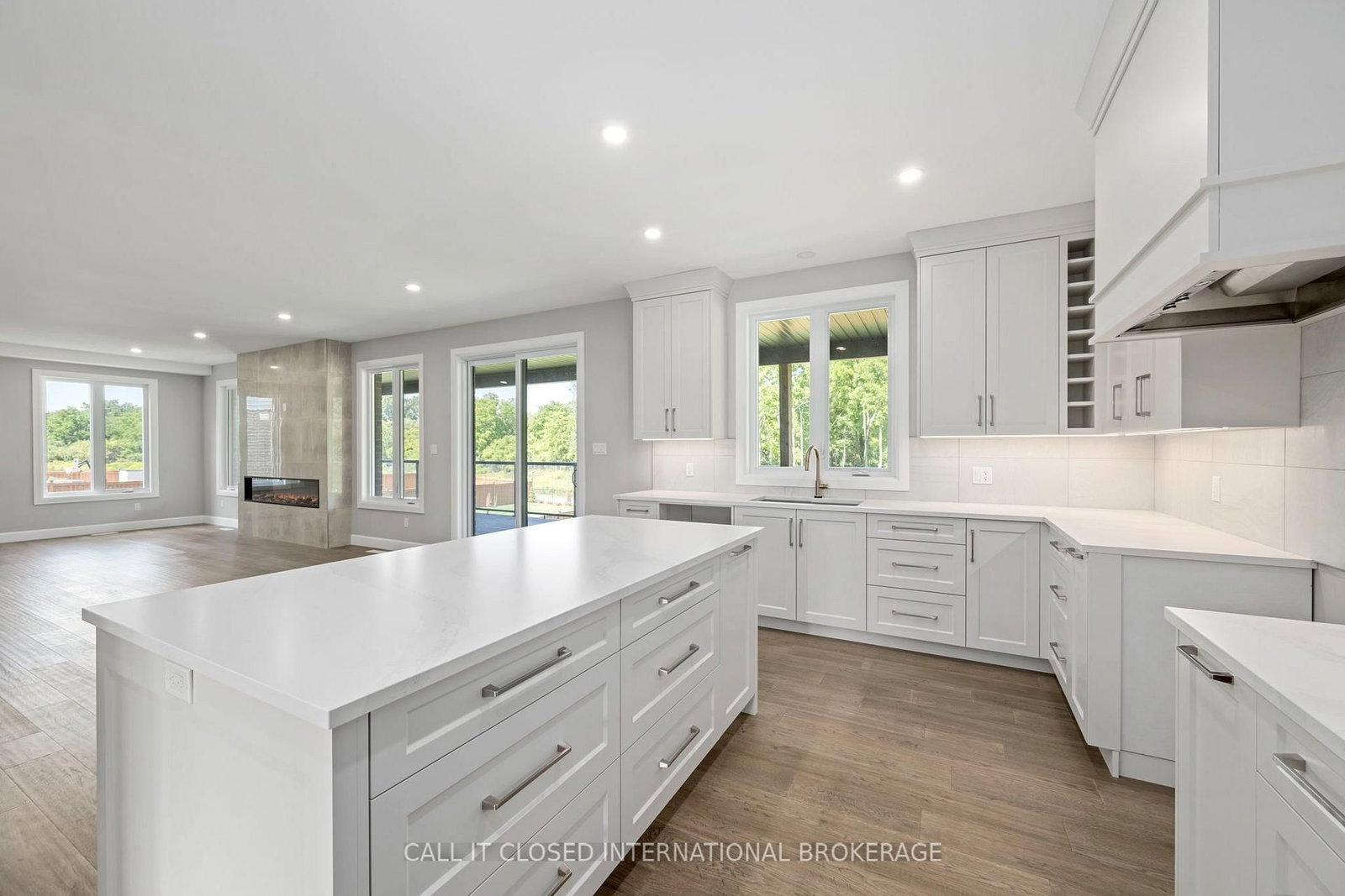 44 Royal Crescent • Southwold, ON photo 8