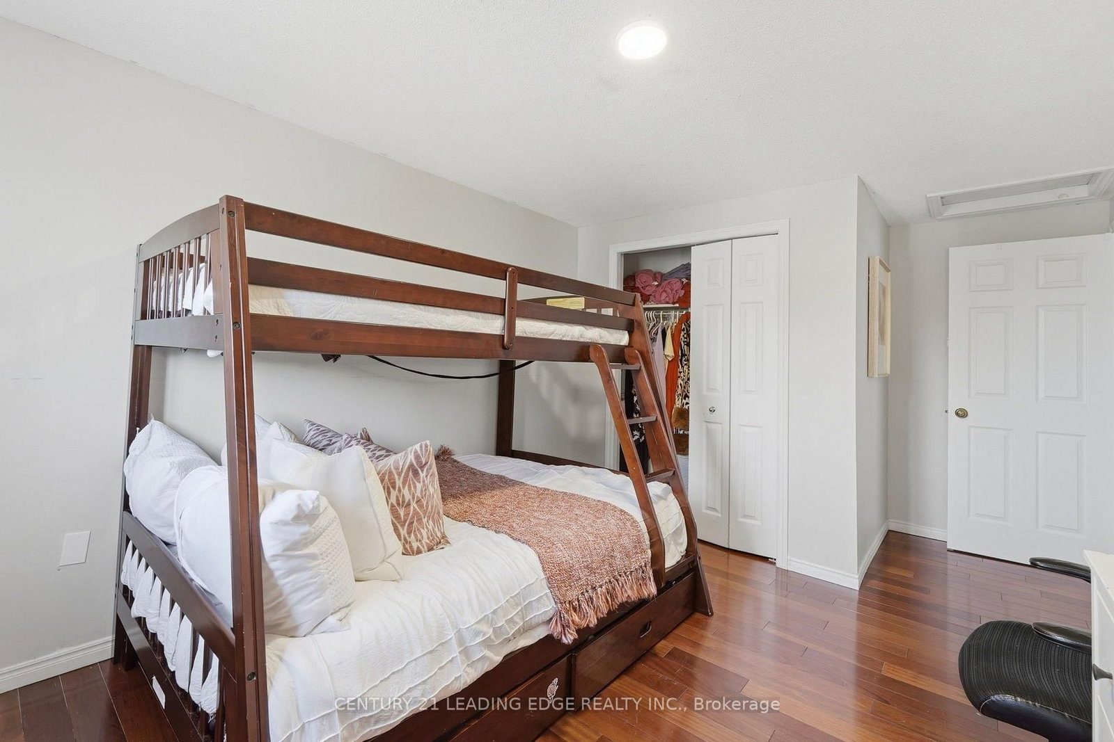 749 Stone Church Road E • Hamilton, ON photo 27