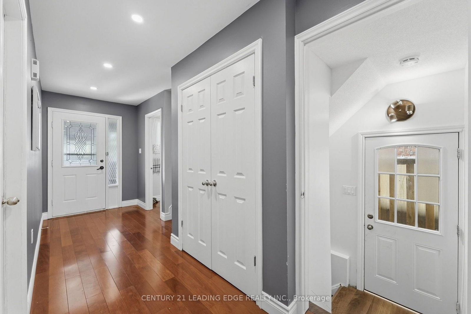 749 Stone Church Road E • Hamilton, ON photo 4
