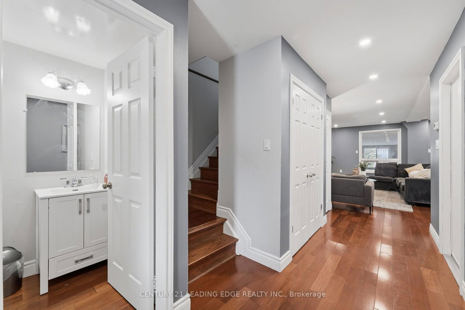 749 Stone Church Road E • Hamilton, ON photo 5