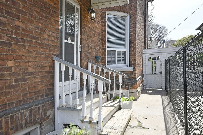 Main - 47 Emerald Avenue N