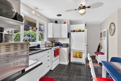 244 Yonge Street • Kingston, ON photo 4