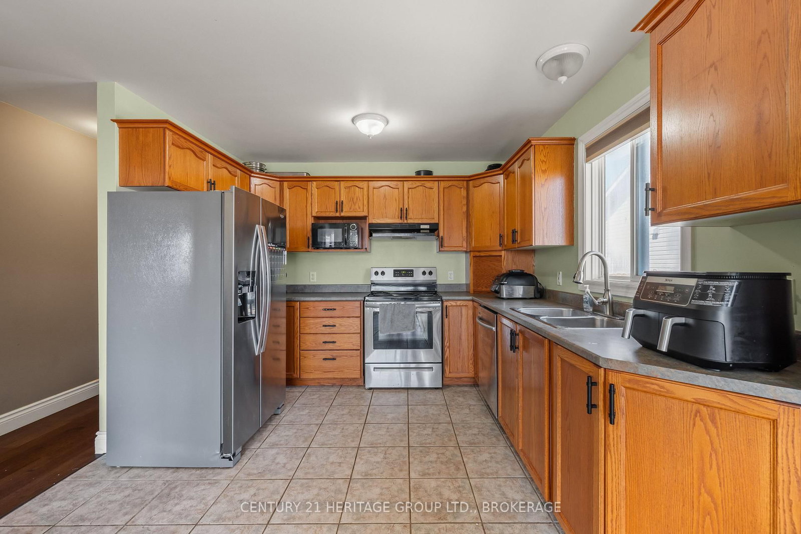 79 SPEERS Boulevard • Loyalist, ON photo 13