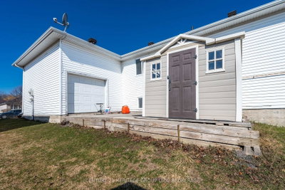 79 SPEERS Boulevard • Loyalist, ON photo 4