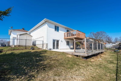 79 SPEERS Boulevard • Loyalist, ON photo 5