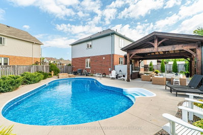 9 Power Court • Kawartha Lakes, ON photo 2