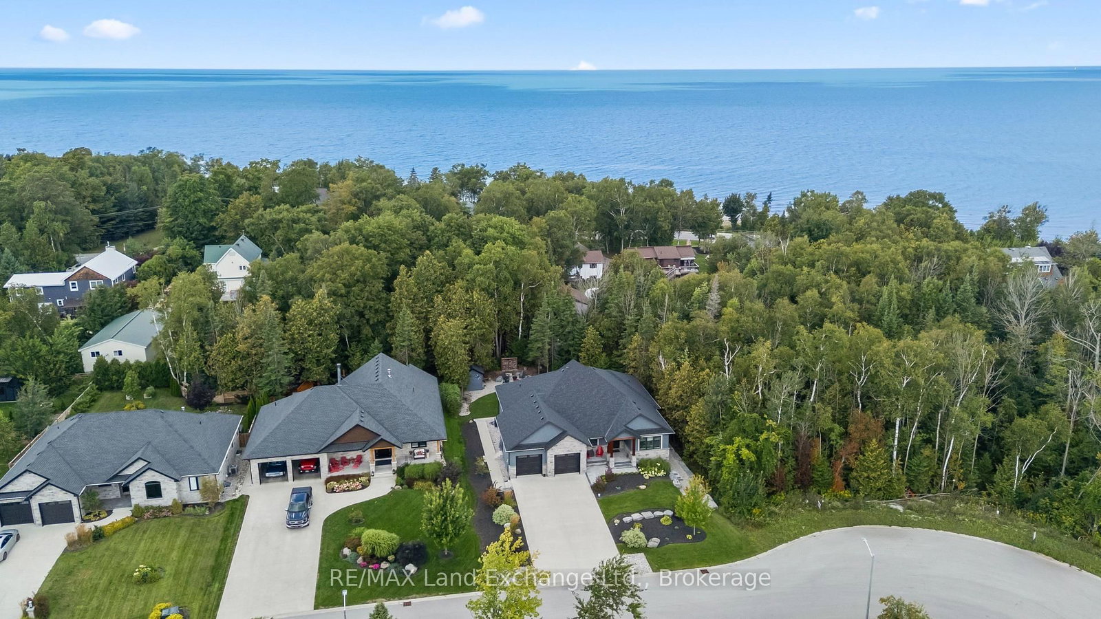 9 Lakeside Woods Crescent • Saugeen Shores, ON photo 3