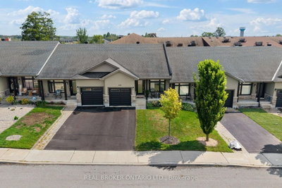 342 Honeyborne Street • Almonte, ON photo 2