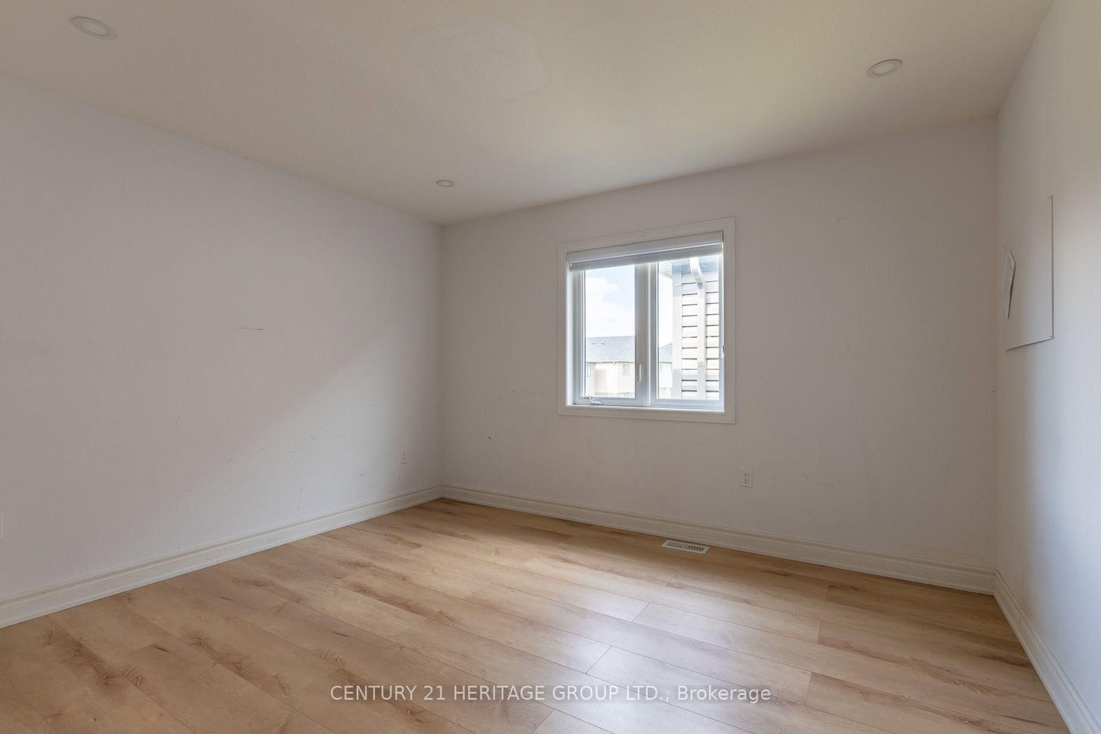 238 Longboat Run W • Brantford, ON photo 18
