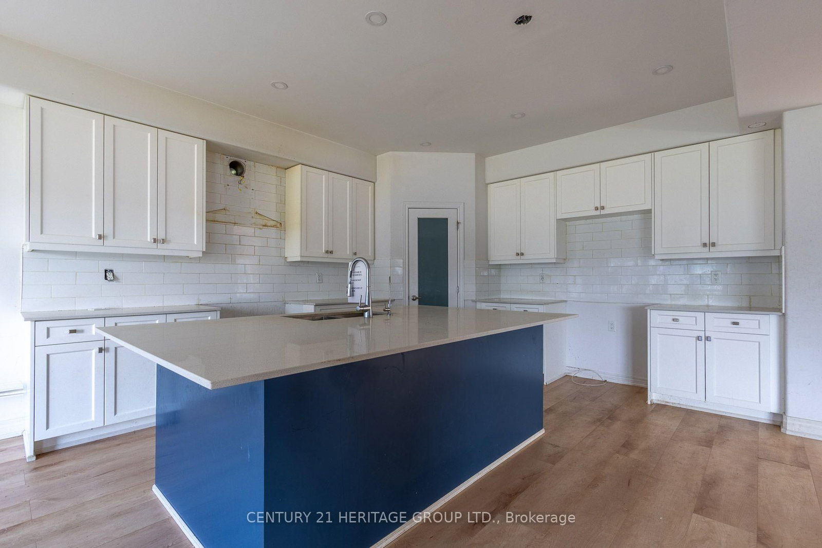 238 Longboat Run W • Brantford, ON photo 8