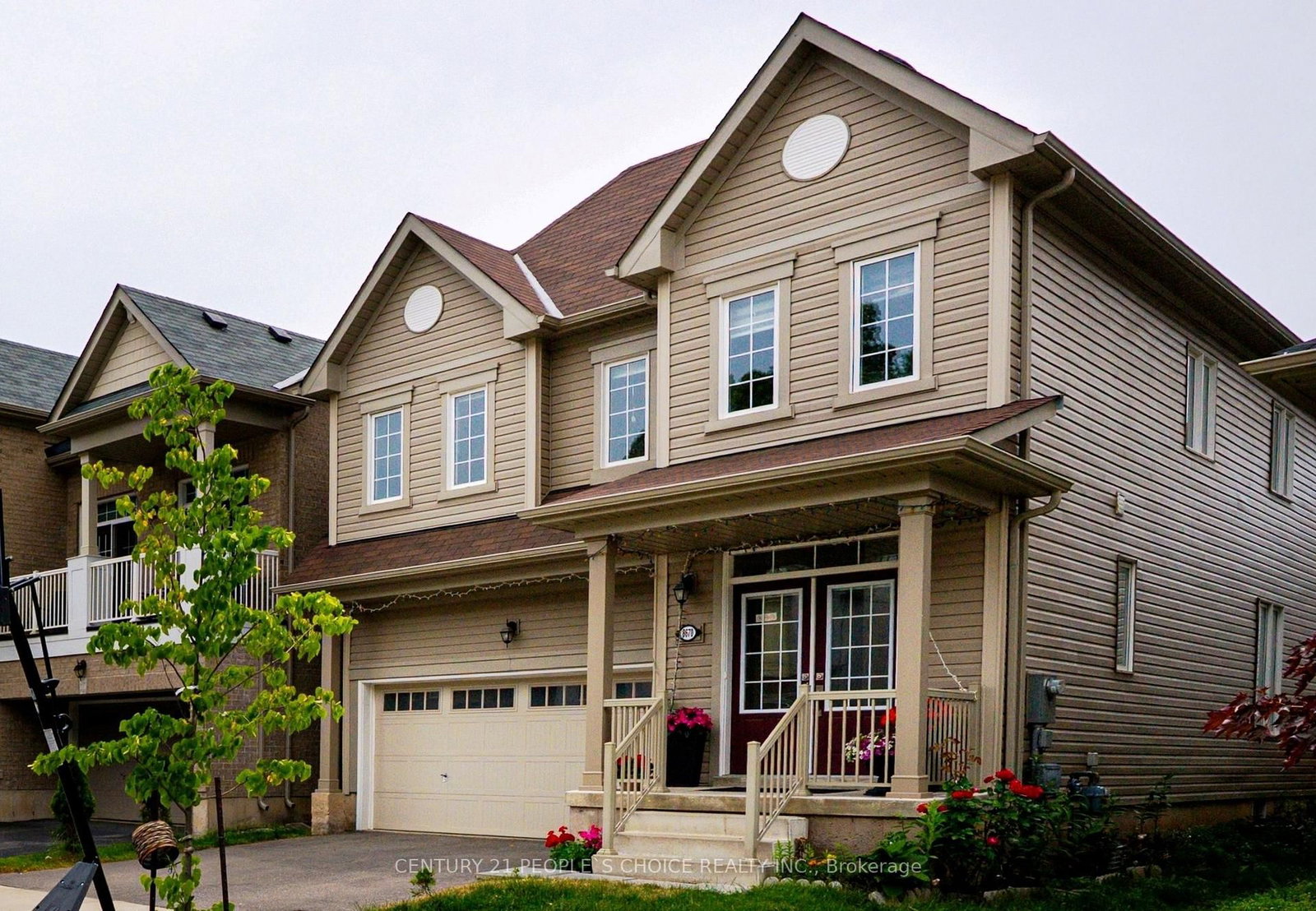 8670 Chickory Trail • Niagara Falls, ON photo 1