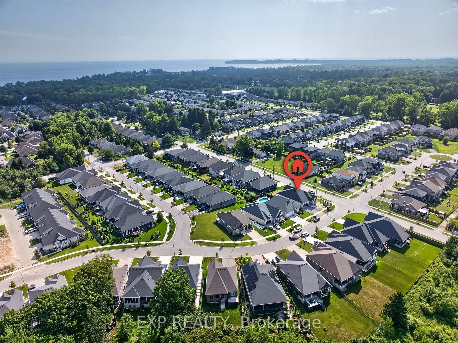 3589 Whispering Woods Trail • Fort Erie, ON photo 4